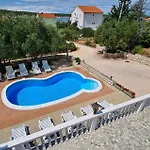 Apartment Awesome In Rab With Wifi *