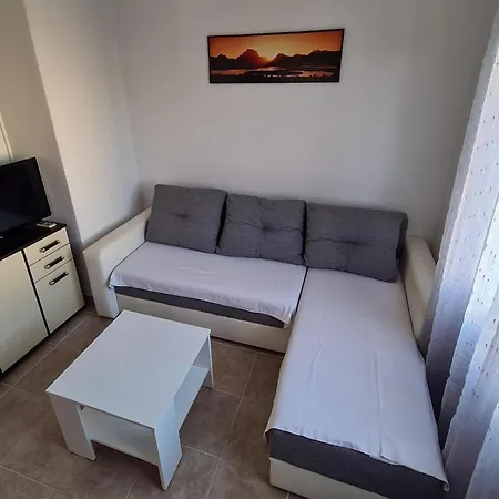 Lovely In Rab With Wifi Lägenhet