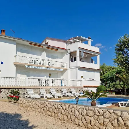 Lovely In Rab With Wifi Rab Town