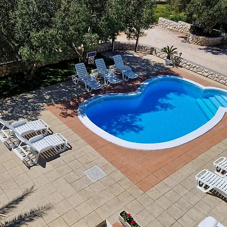 Διαμέρισμα Awesome In Rab With Wifi