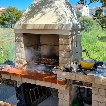 Lovely In Rab With Wifi Lägenhet Rab Town