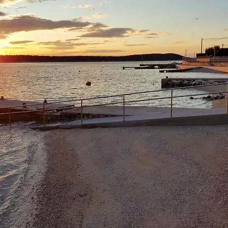 Lovely In Rab With Wifi *