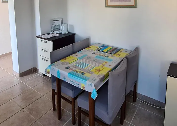 Lovely In Rab With Wifi Lägenhet Rab Town